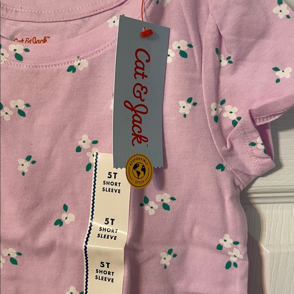 Cat & Jack Lavender Floral Girls size 5T short sleeve T shirt NWT - Picture 3 of 3